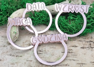 Pleksi - Ramki do metryczki w obreczy z grawerem   – zestaw 4 sztuk (kolor  do wyboru)