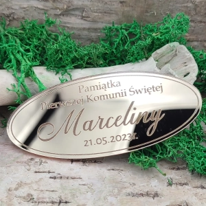 Pleksi - Owalna  Pamiątka Pierwszej Komunii Świętej  grawer + personalizacja ( 4 kolory do wyboru) 