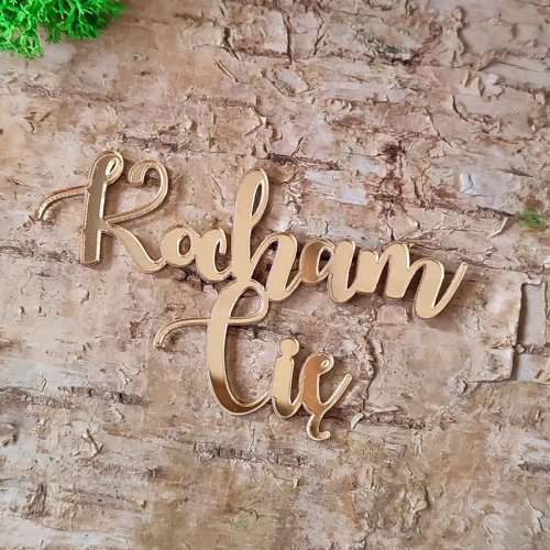 Złoty napis z pleksi „Kocham Cię”, 39x65 mm – Tekturkowo